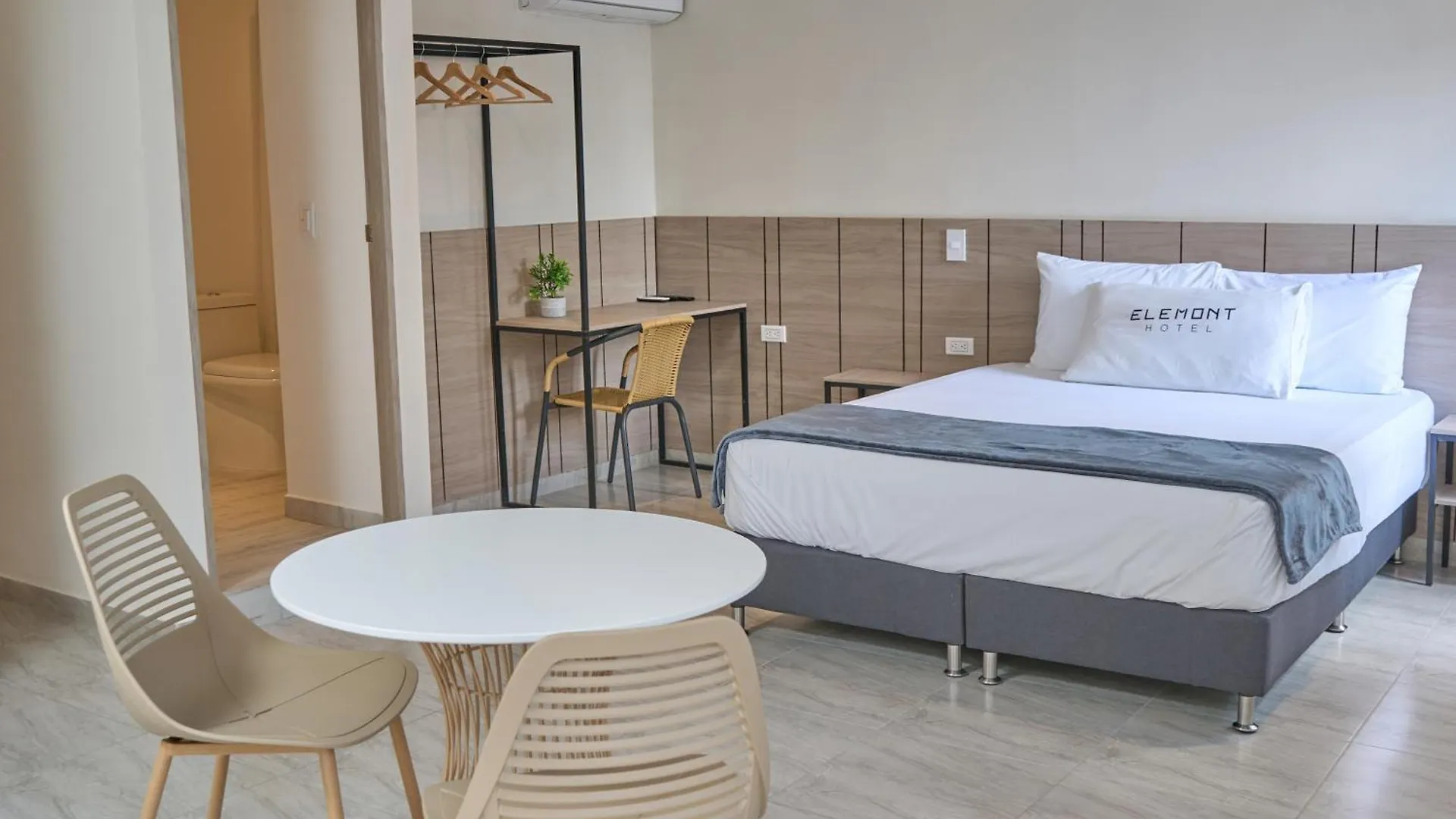 Elemont Hotel Medellin 0*,
