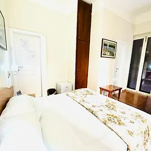 Resi 2*, Roma Itália